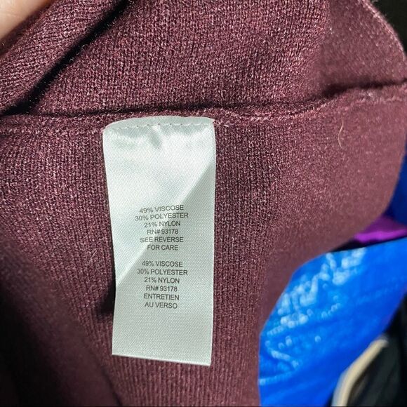 T Tahari Peplum Pullover Sweater Top in Merlot Grape - Picture 6 of 7